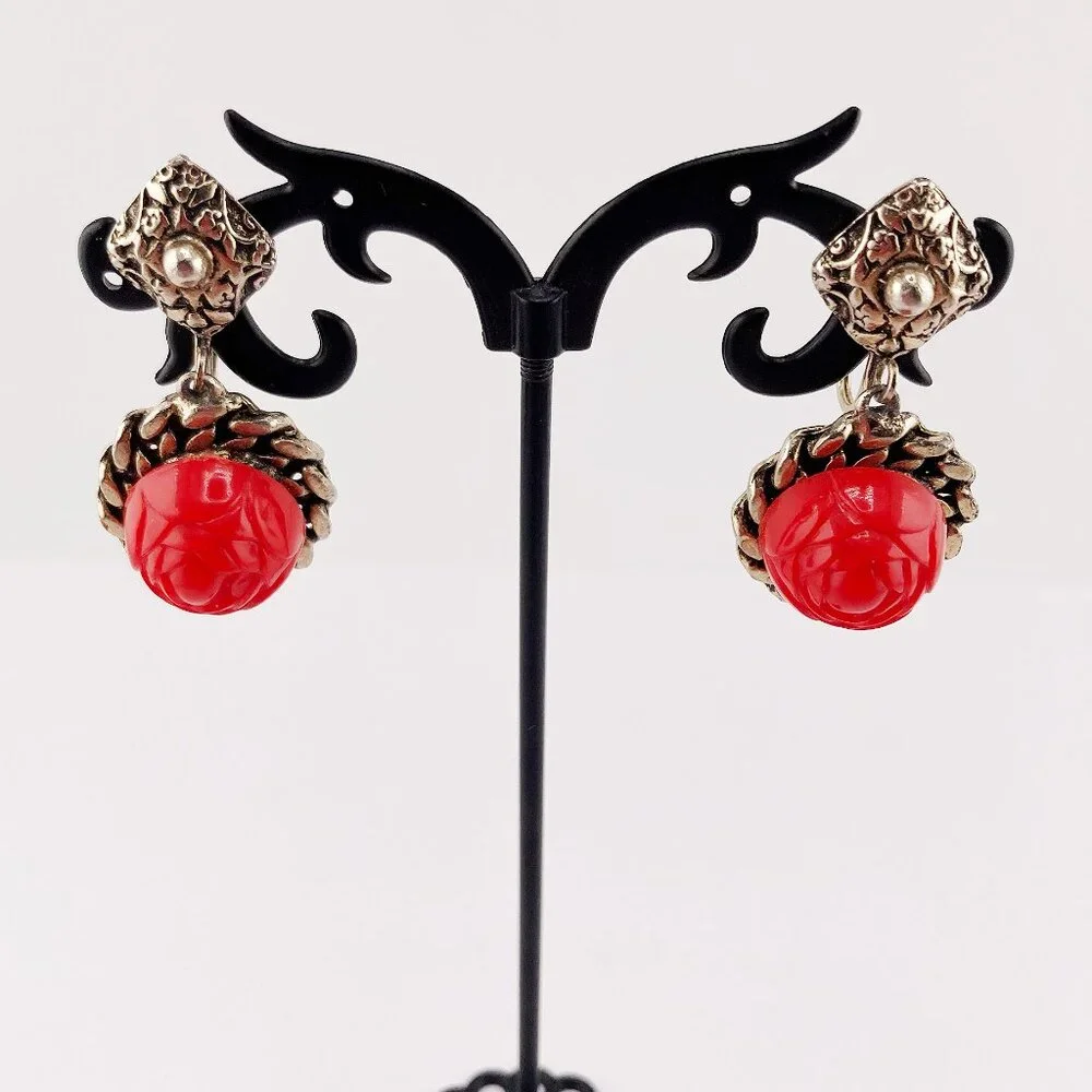 VINTAGE Red plastic rose and silver tone metal choker necklace & earring set - Picture 11 of 15